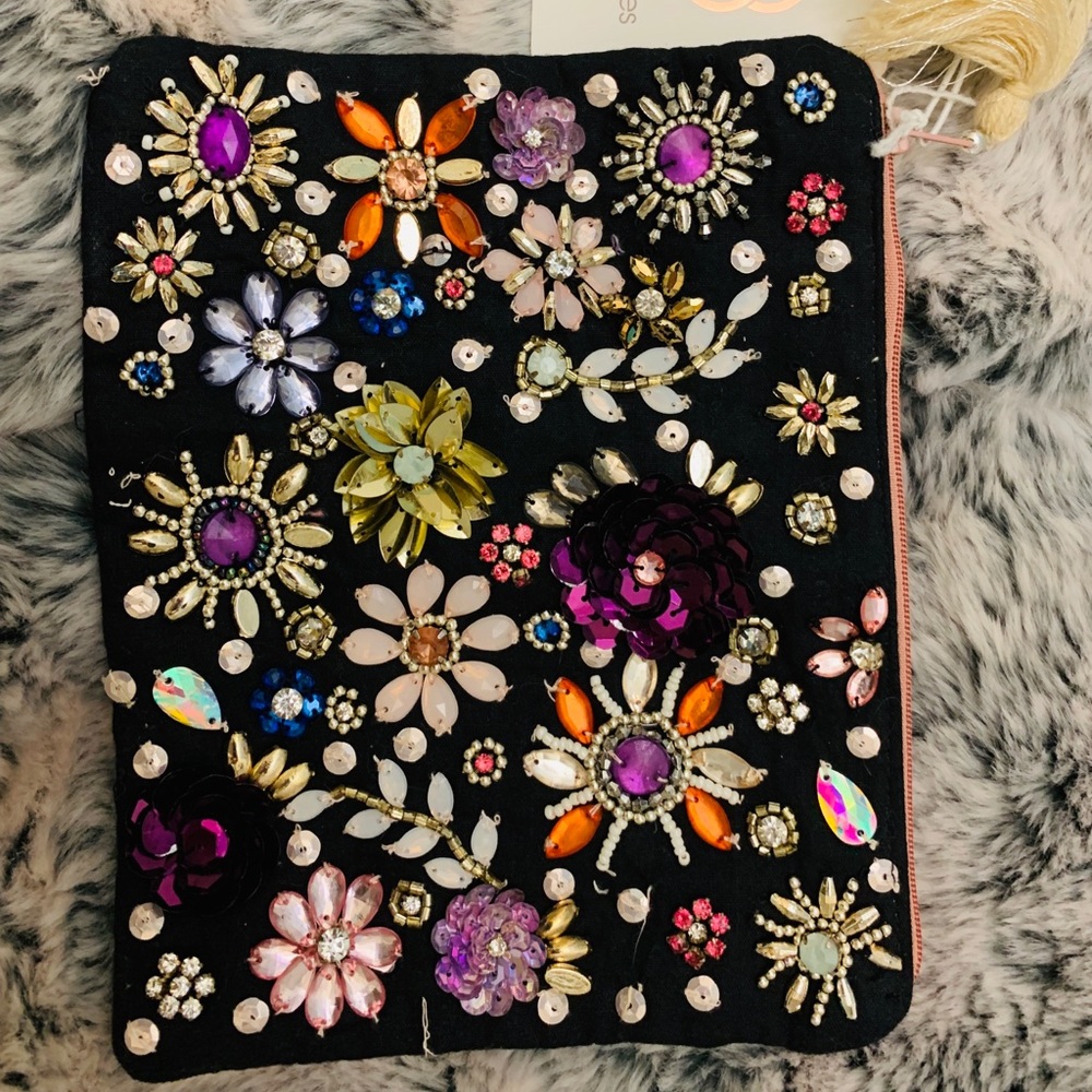 Daisy Fuentes Makeup bag